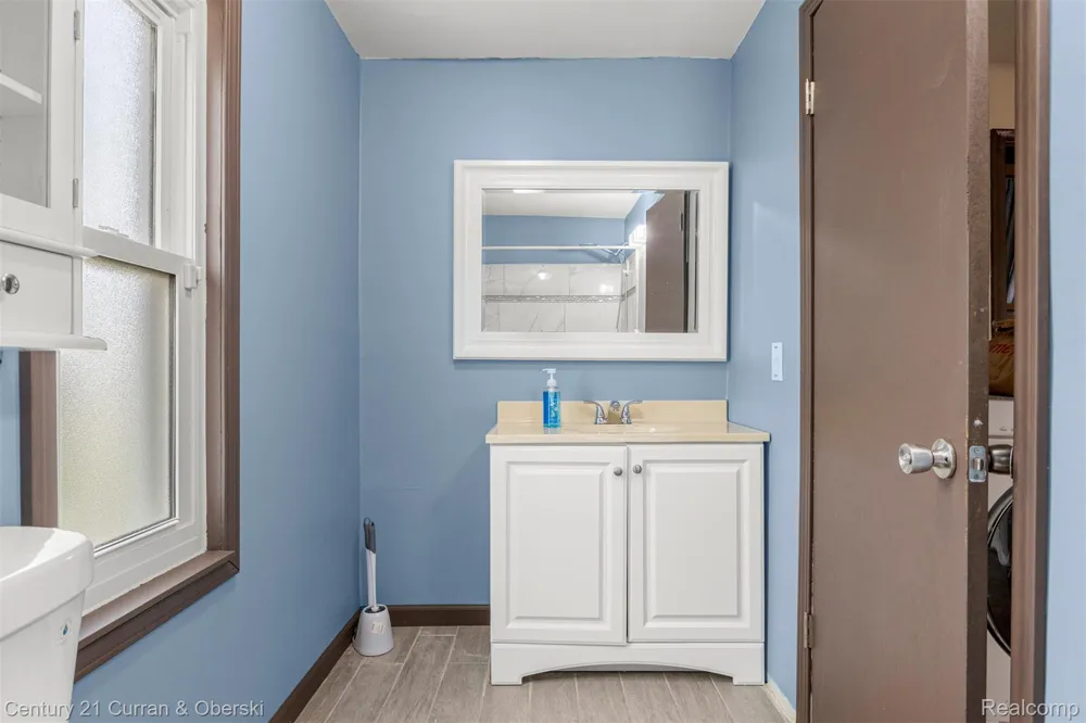 977 Boston Avenue Waterford Charter Township, MI 48328