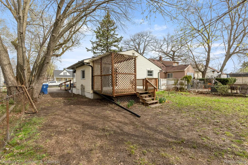 977 Boston Avenue Waterford Charter Township, MI 48328