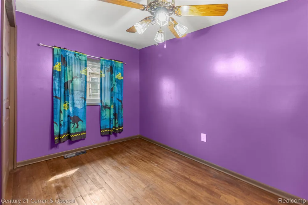 977 Boston Avenue Waterford Charter Township, MI 48328