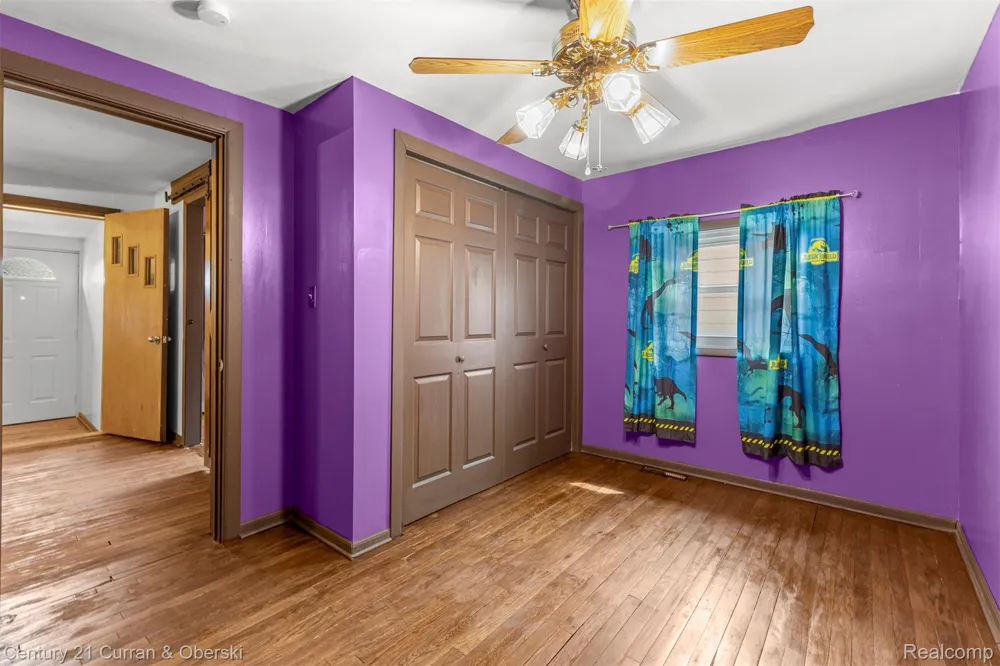 977 Boston Avenue Waterford Charter Township, MI 48328