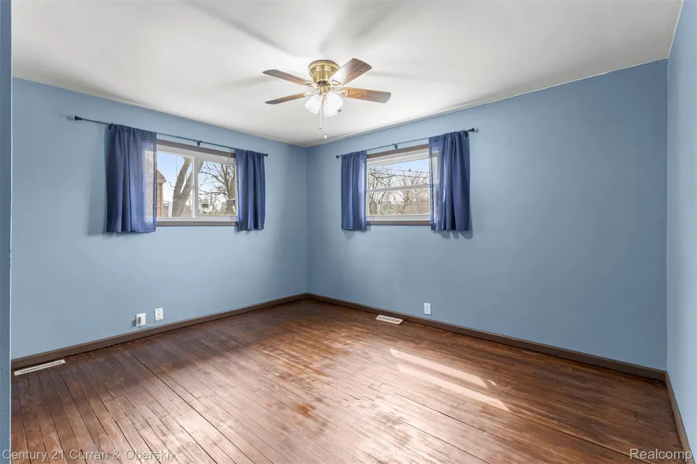 977 Boston Avenue Waterford Charter Township, MI 48328