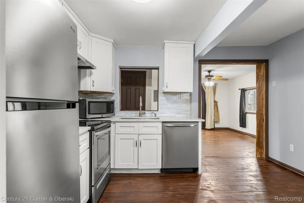 977 Boston Avenue Waterford Charter Township, MI 48328