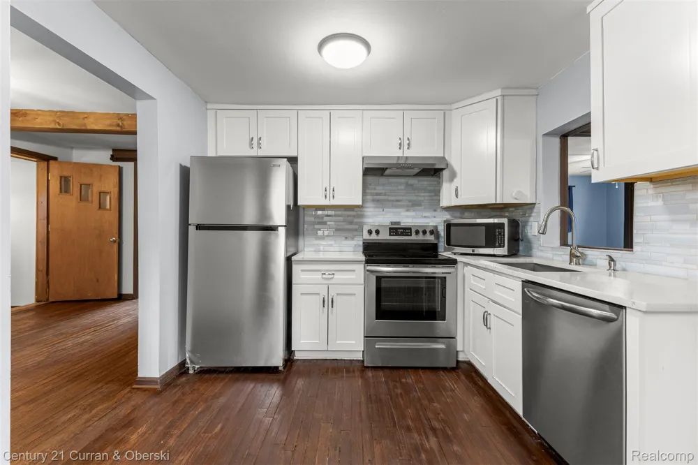 977 Boston Avenue Waterford Charter Township, MI 48328