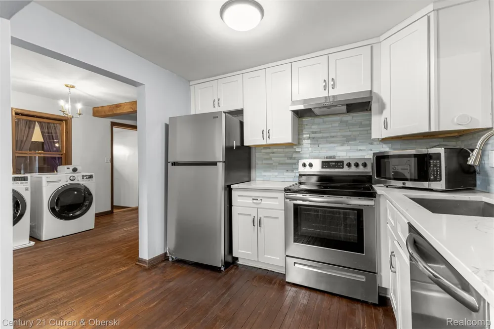 977 Boston Avenue Waterford Charter Township, MI 48328