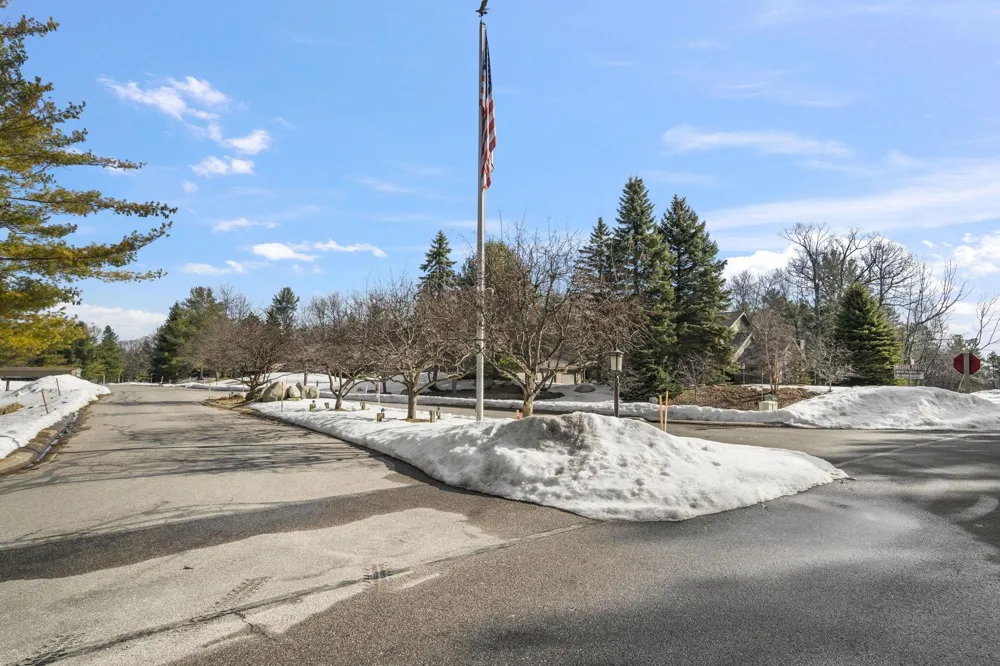 6475 Mission Ridge Peninsula Township, MI 49686