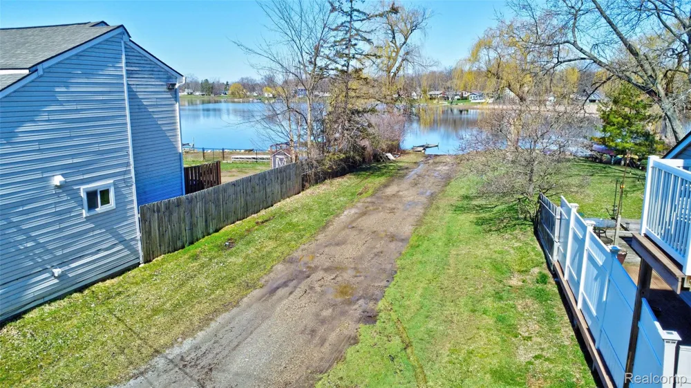Steadfield Commerce Charter Township, MI 48382
