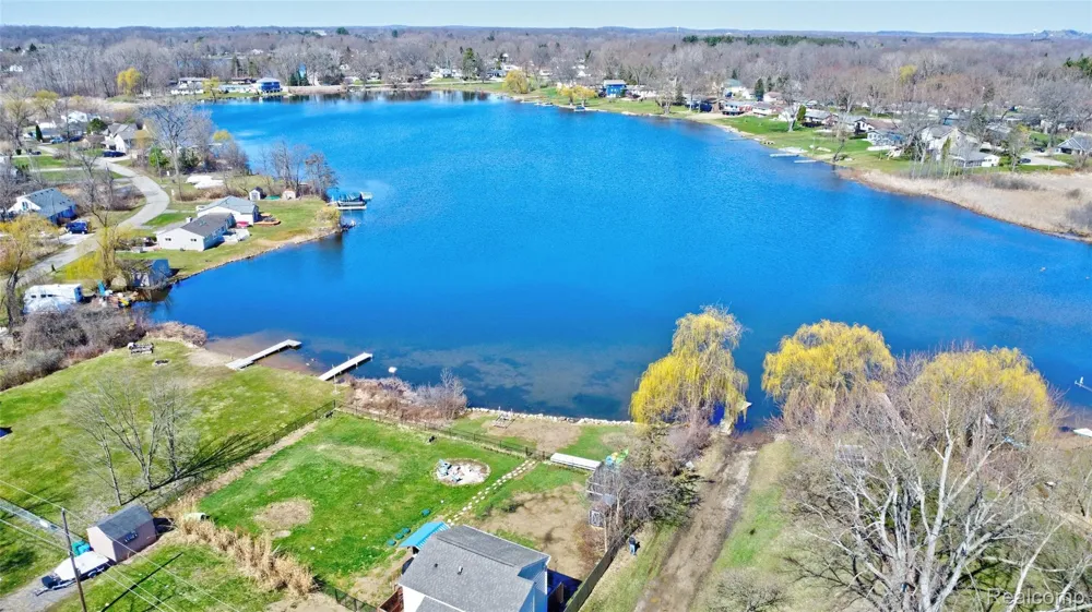 Steadfield Commerce Charter Township, MI 48382
