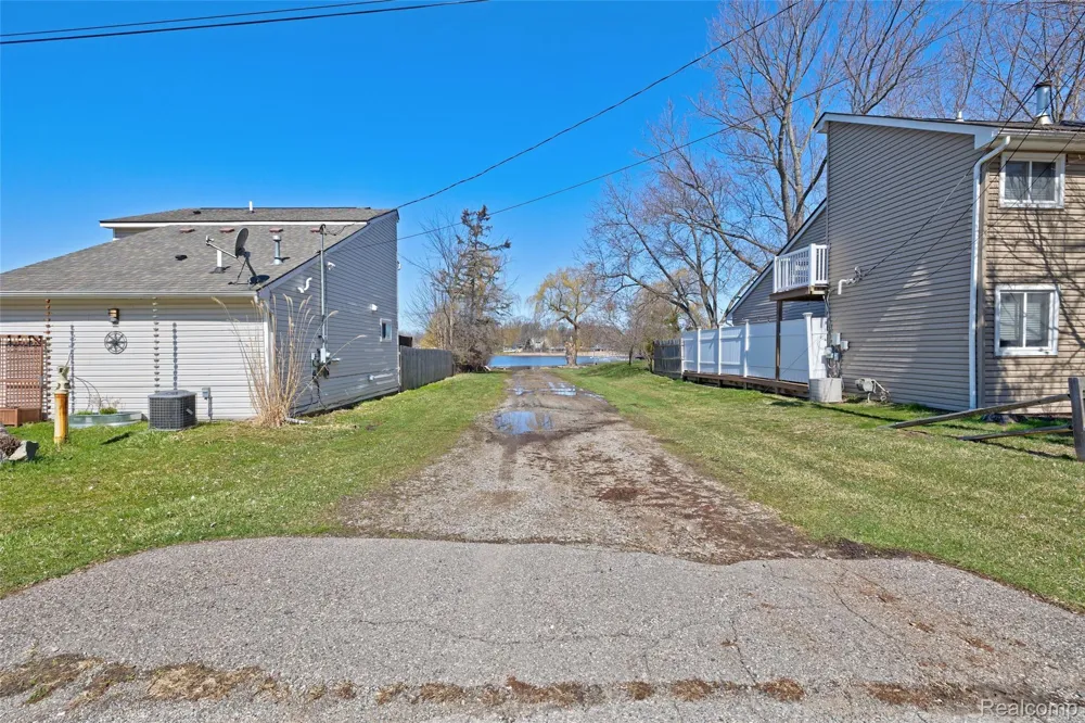 Steadfield Commerce Charter Township, MI 48382
