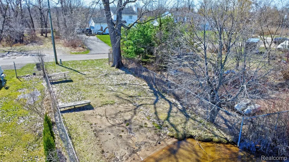 Steadfield Commerce Charter Township, MI 48382