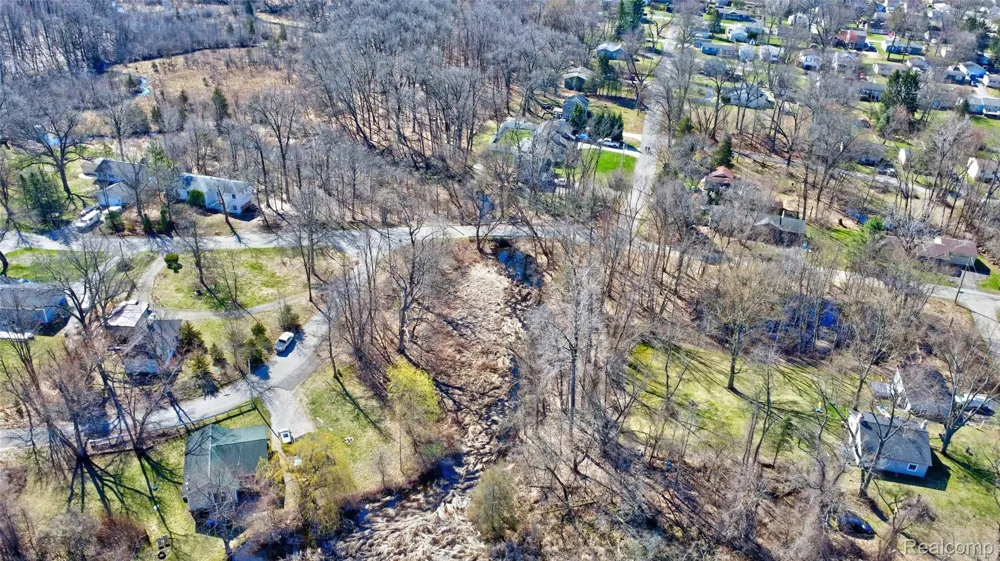 Steadfield Commerce Charter Township, MI 48382
