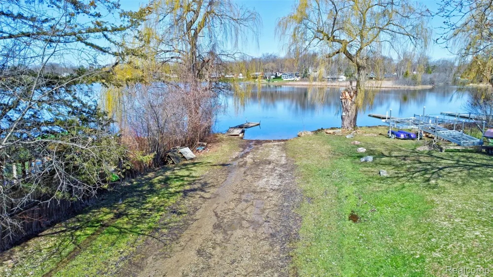 Steadfield Commerce Charter Township, MI 48382