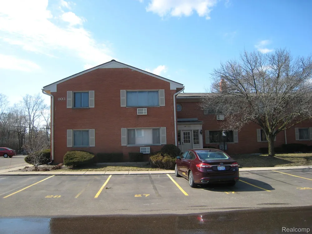 803 PLATE STREET #207 Rochester City, MI 48307
