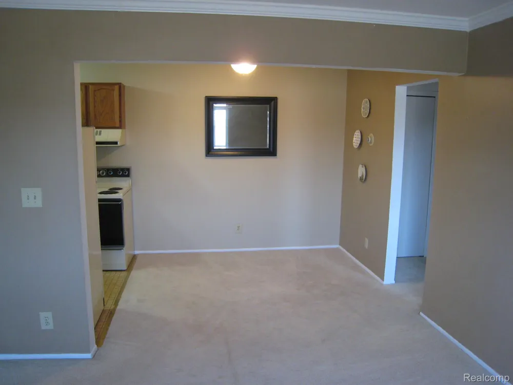 803 PLATE STREET #207 Rochester City, MI 48307