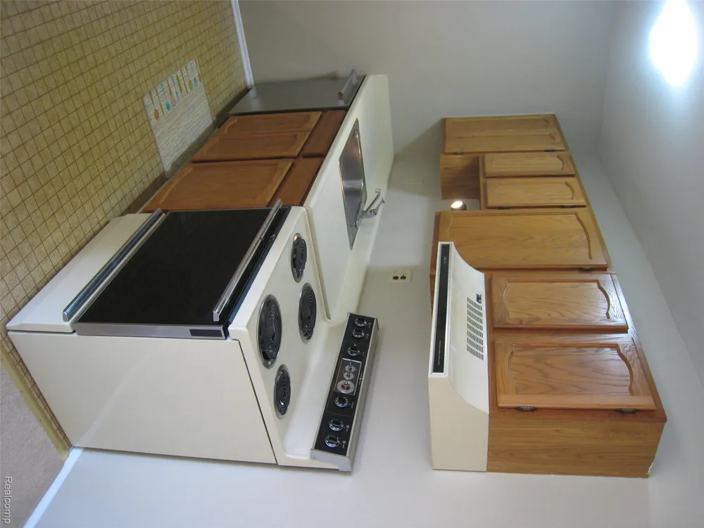 803 PLATE STREET #207 Rochester City, MI 48307
