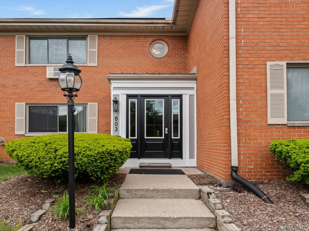 803 PLATE STREET #207 Rochester City, MI 48307