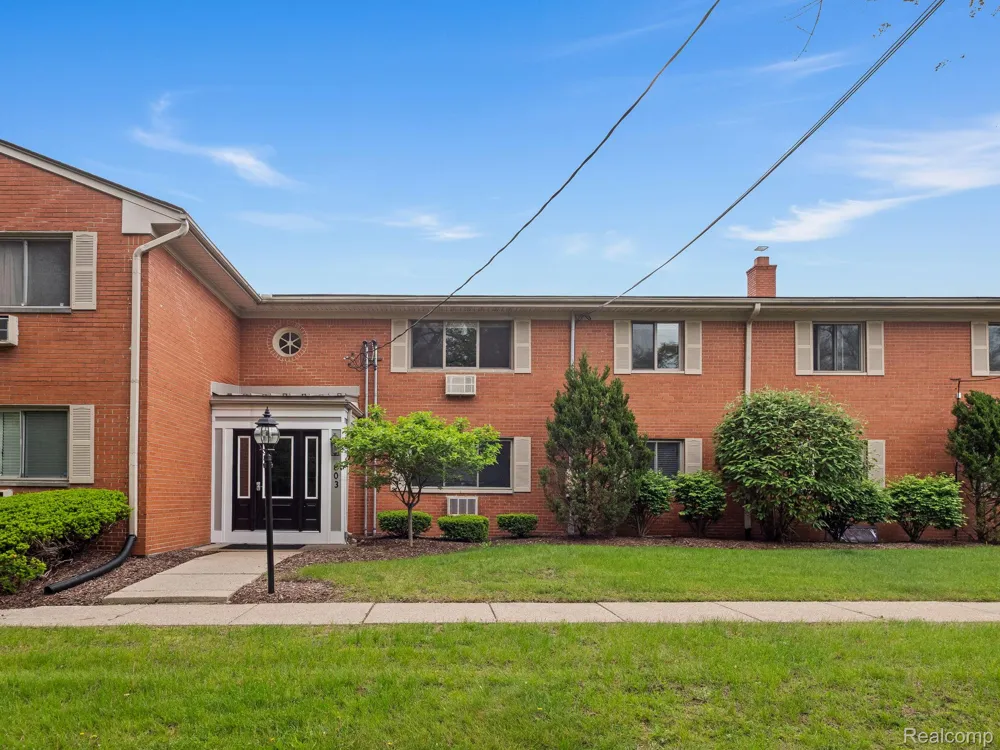 803 PLATE STREET #207 Rochester City, MI 48307