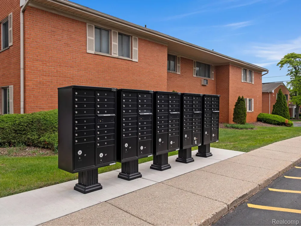 803 PLATE STREET #207 Rochester City, MI 48307