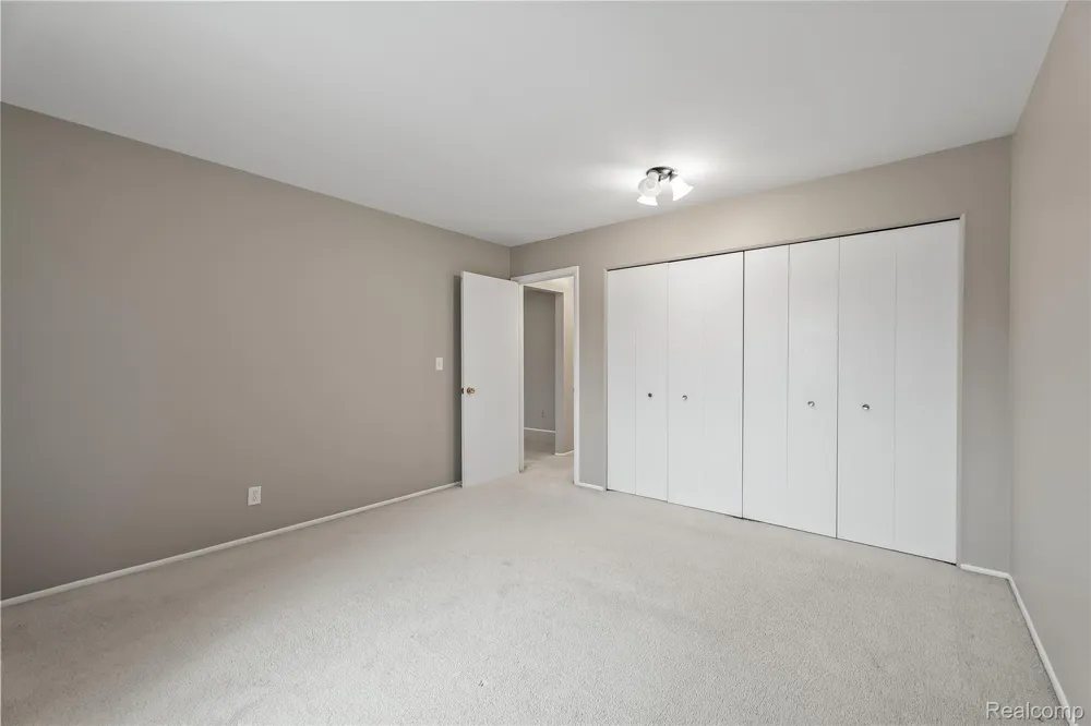 803 PLATE STREET #207 Rochester City, MI 48307
