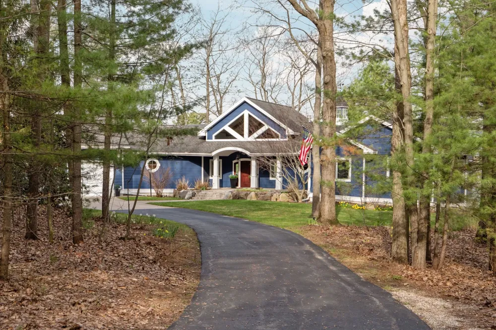 6802 Brandow Woods Long Lake Township, MI 49684