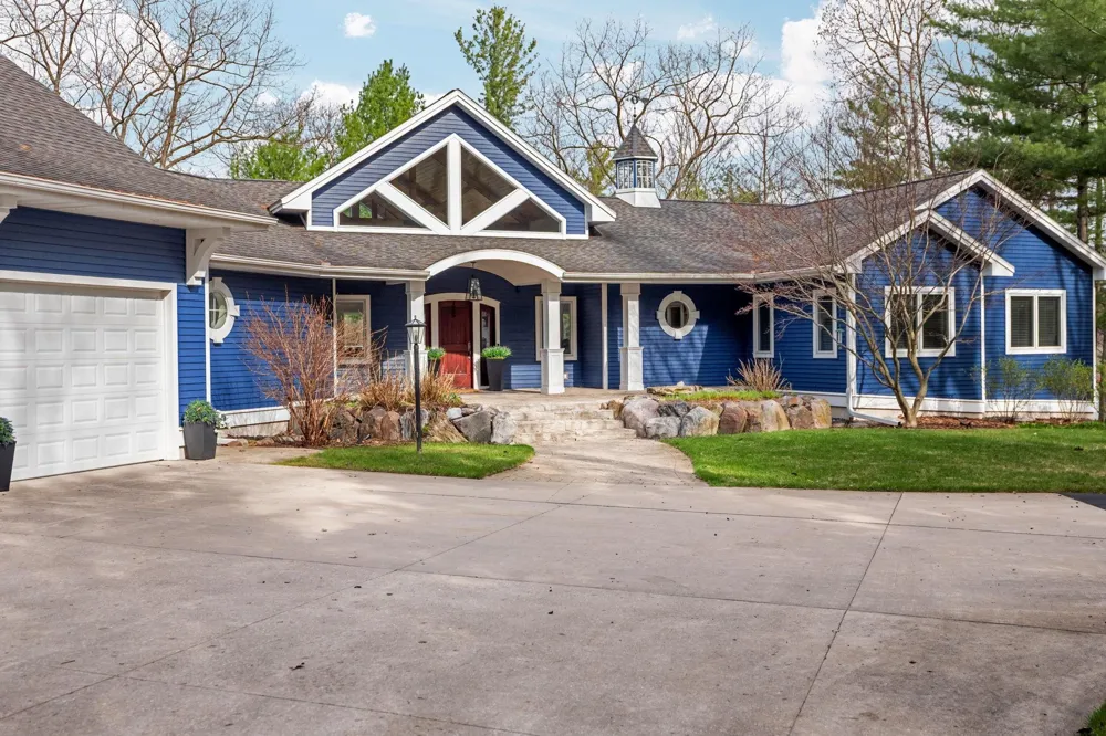 6802 Brandow Woods Long Lake Township, MI 49684
