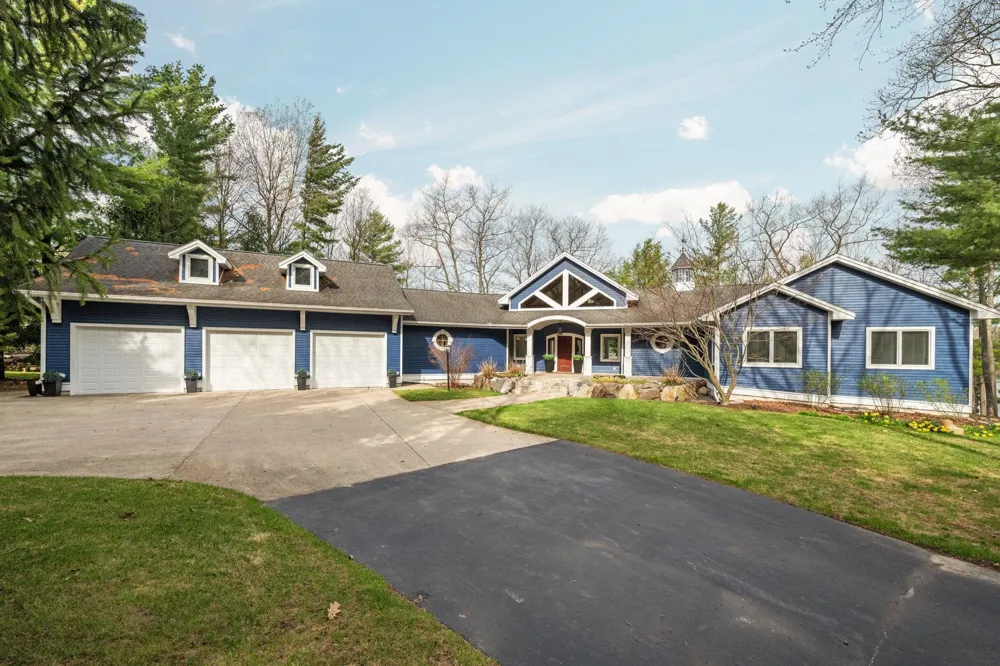 6802 Brandow Woods Long Lake Township, MI 49684