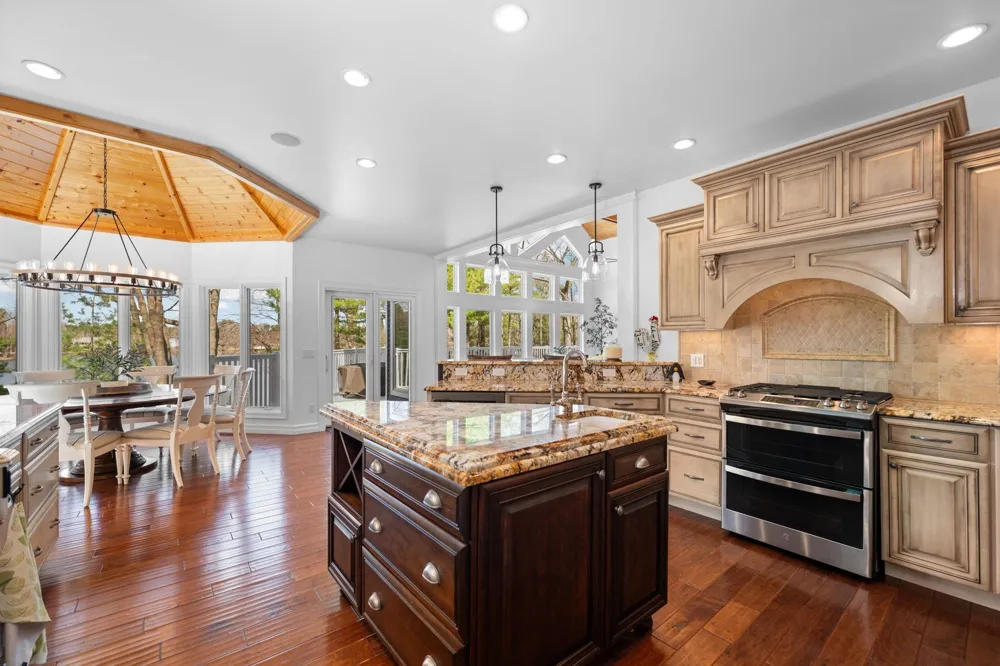 6802 Brandow Woods Long Lake Township, MI 49684