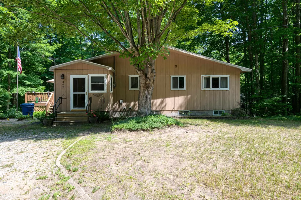 309 Oak Hill Road Garfield Township, MI 49633