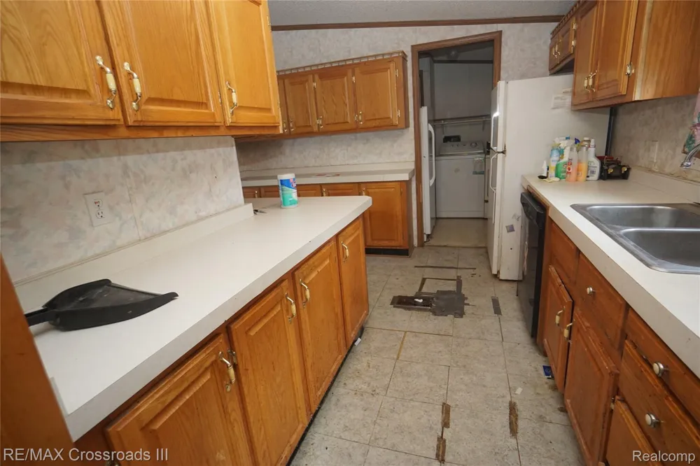 29515 Charles Street Romulus City, MI 48174