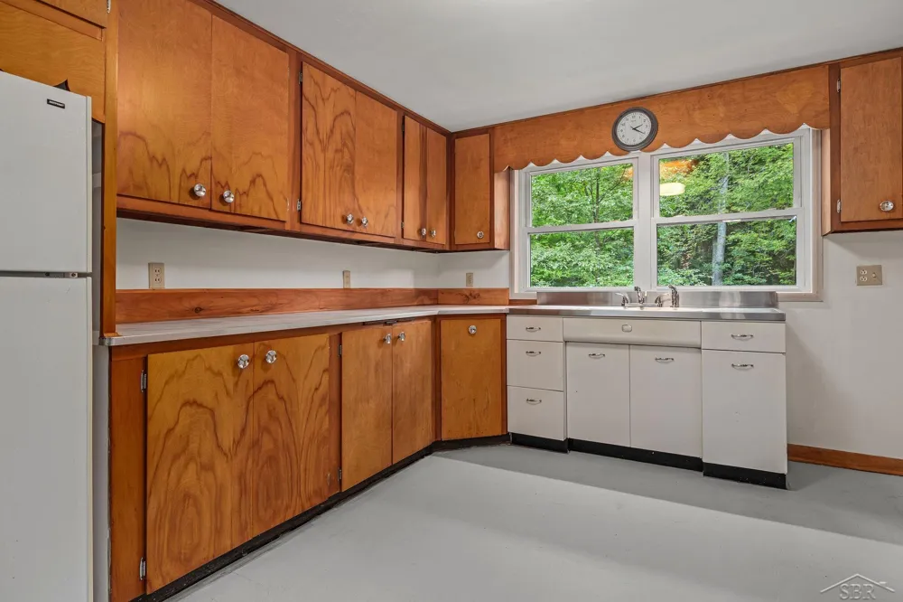 20686 Lakola Road Burdell Township, MI 49688