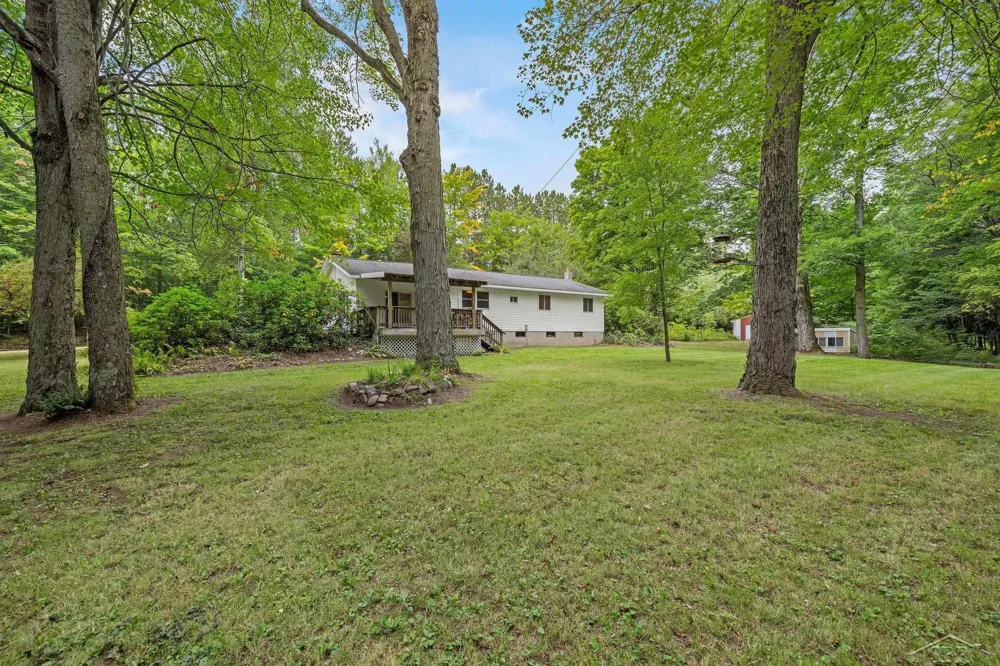 20686 Lakola Road Burdell Township, MI 49688