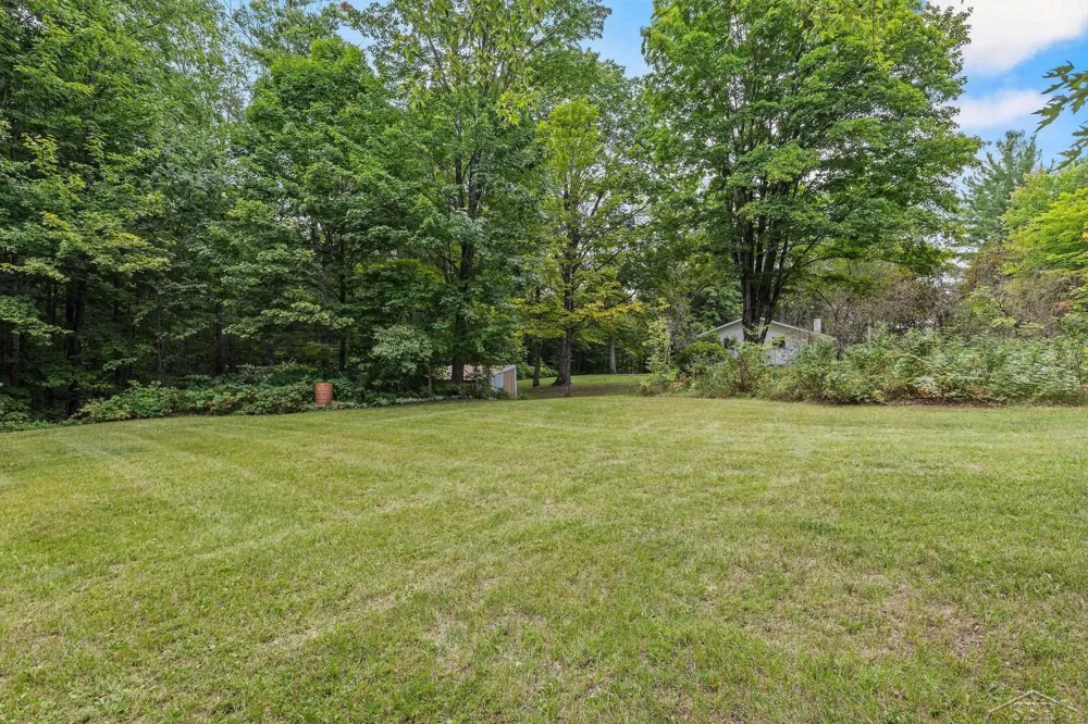 20686 Lakola Road Burdell Township, MI 49688