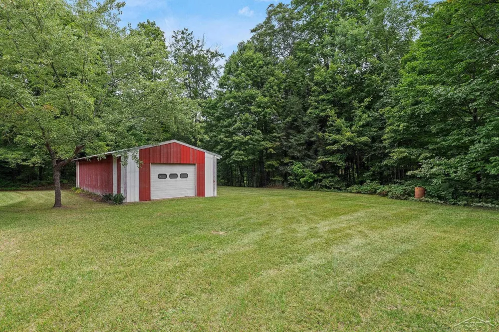 20686 Lakola Road Burdell Township, MI 49688
