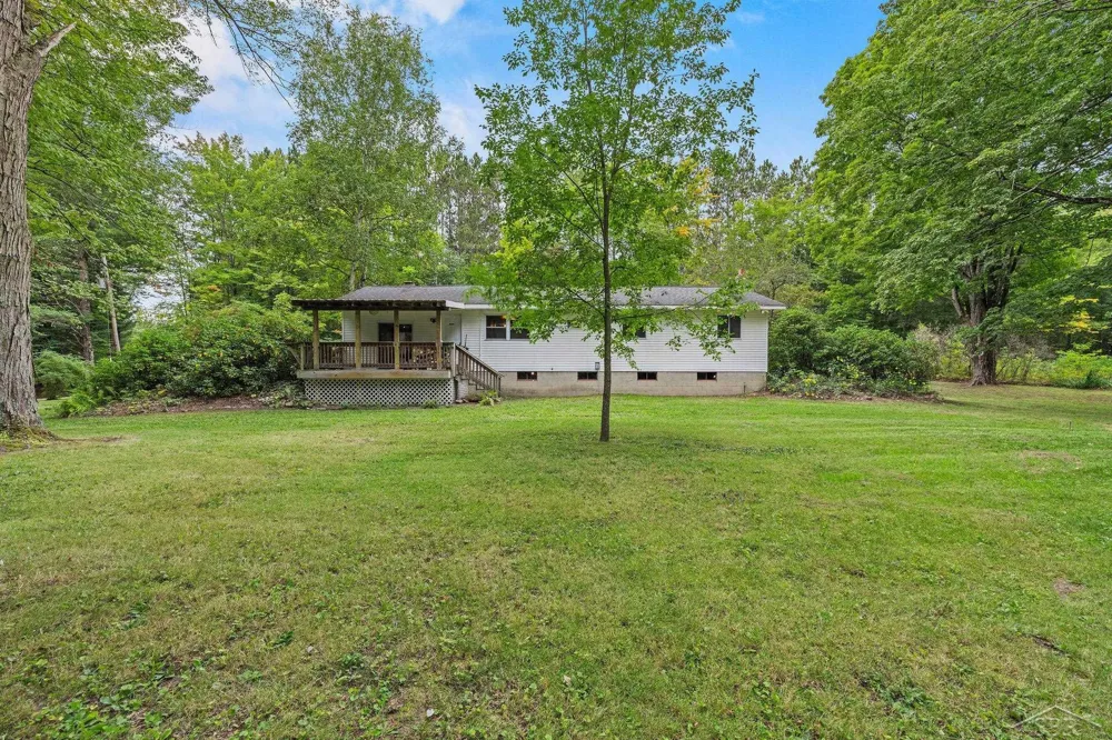 20686 Lakola Road Burdell Township, MI 49688