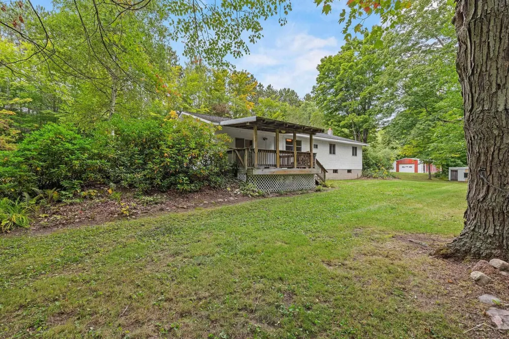 20686 Lakola Road Burdell Township, MI 49688
