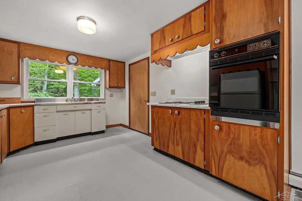 20686 Lakola Road Burdell Township, MI 49688