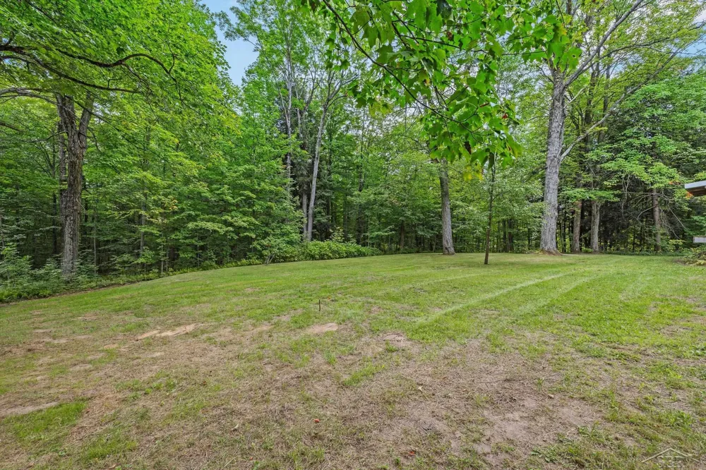 20686 Lakola Road Burdell Township, MI 49688