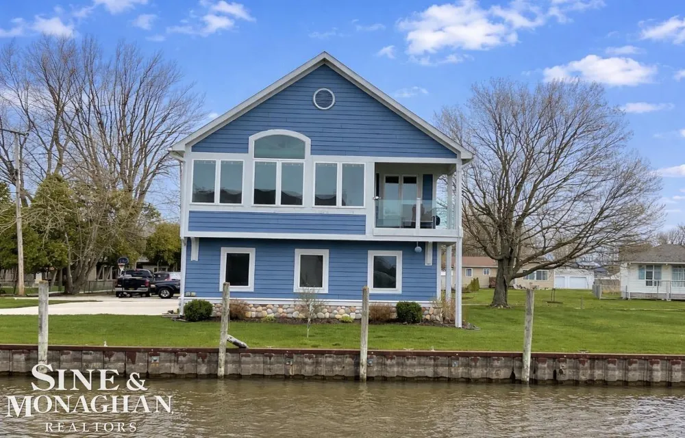 113 Roselawn Street Algonac City, MI 48001