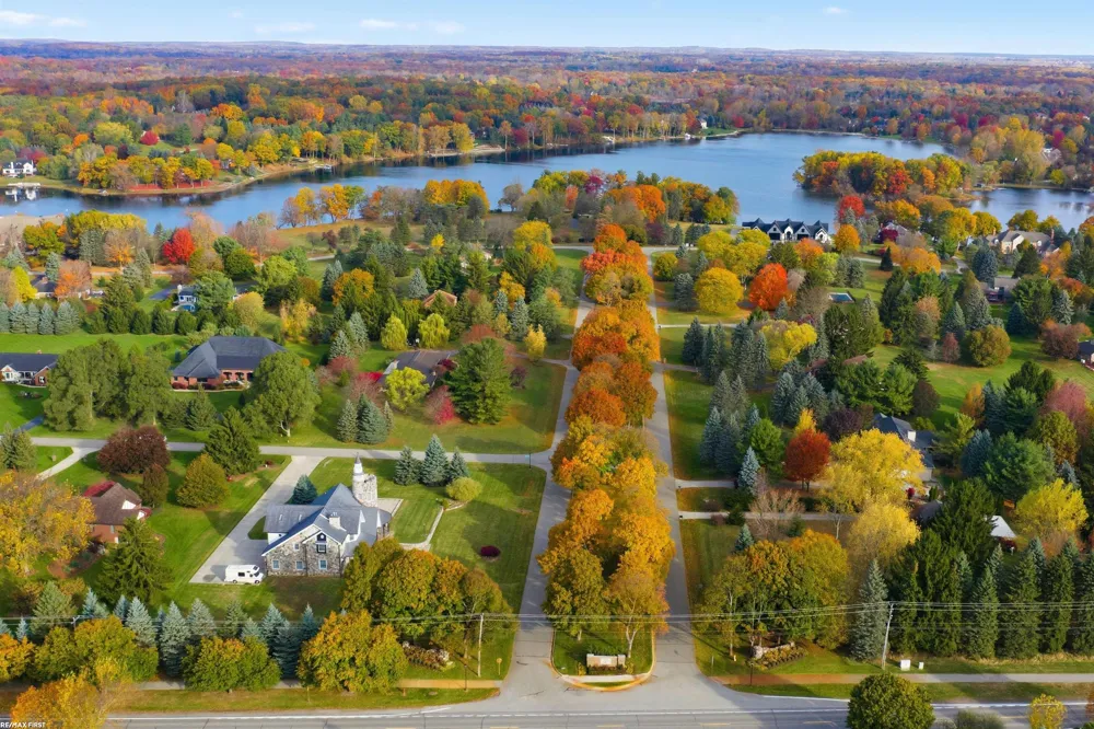 4376 Lancaster Drive Clarkston City, MI 48348