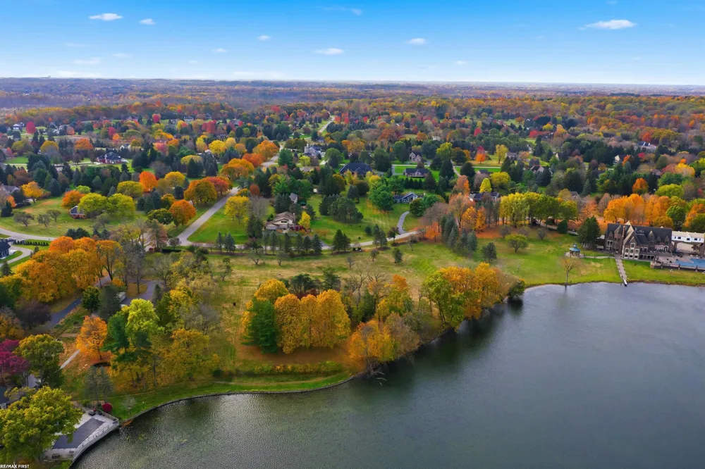4376 Lancaster Drive Clarkston City, MI 48348
