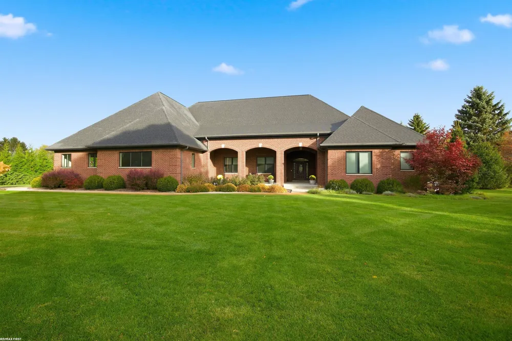 4376 Lancaster Drive Clarkston City, MI 48348
