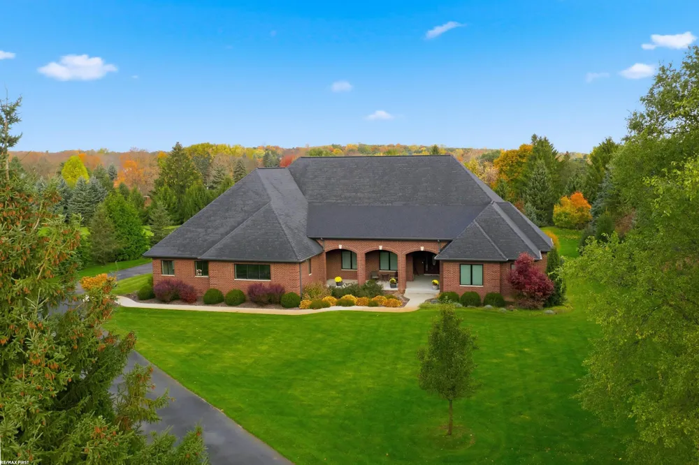 4376 Lancaster Drive Clarkston City, MI 48348