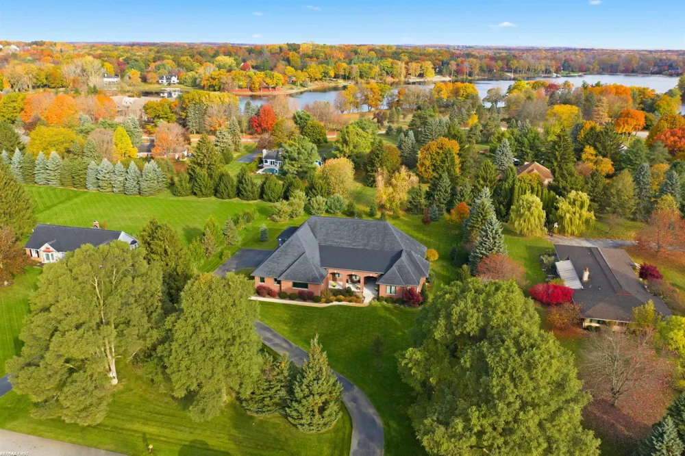 4376 Lancaster Drive Clarkston City, MI 48348