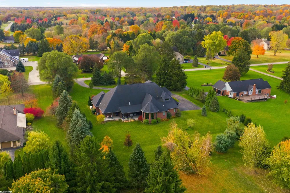 4376 Lancaster Drive Clarkston City, MI 48348
