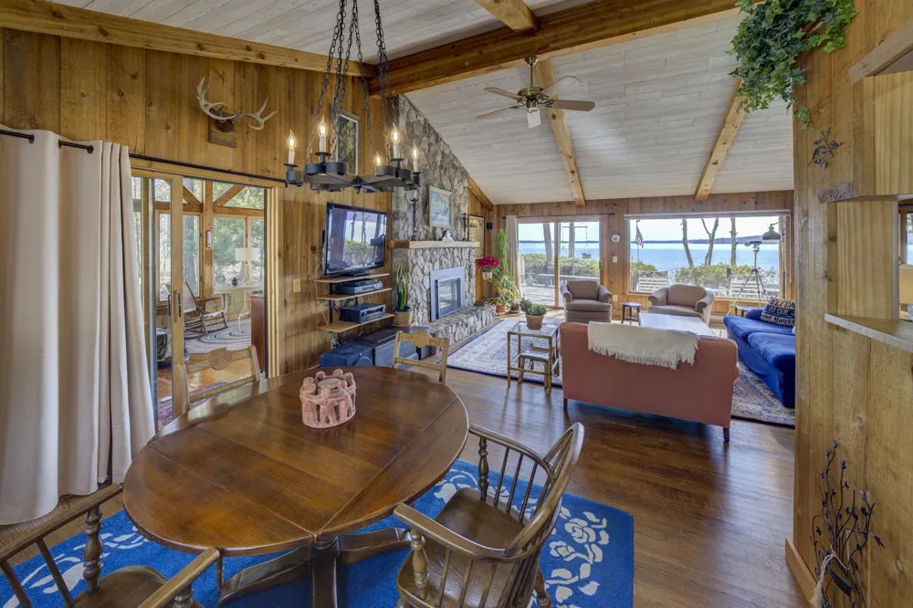 4152 Omena Point Road Leelanau Township, MI 49674