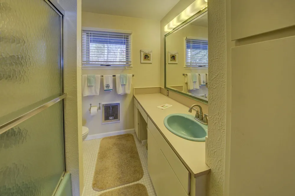 4152 Omena Point Road Leelanau Township, MI 49674