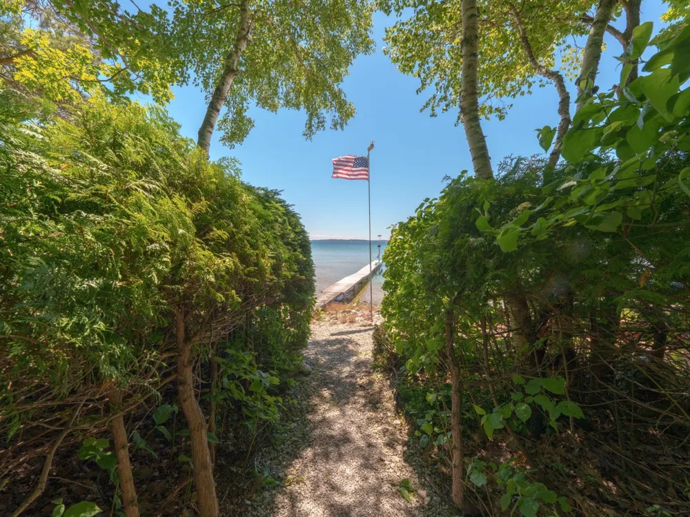 4152 Omena Point Road Leelanau Township, MI 49674