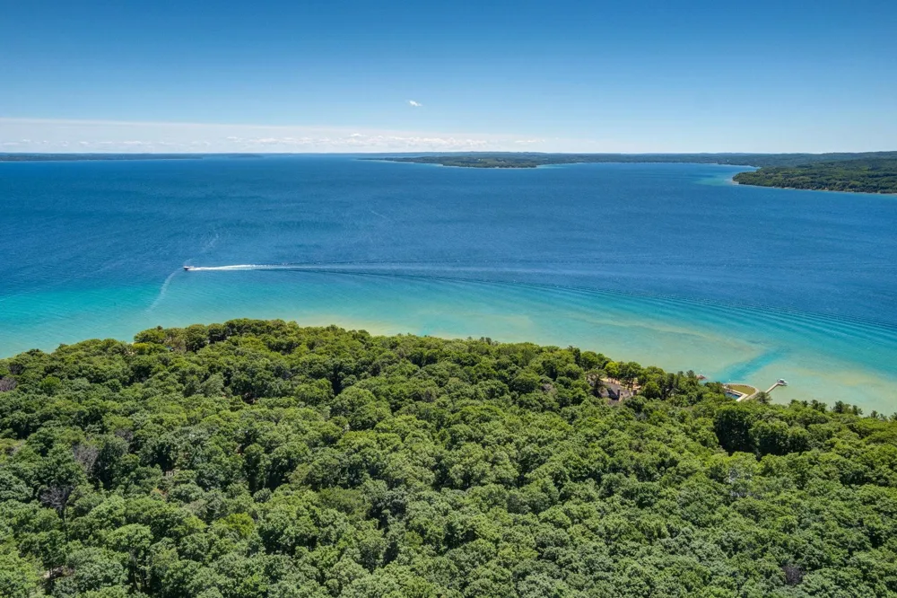 4152 Omena Point Road Leelanau Township, MI 49674
