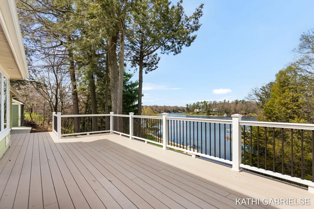 18886 Greenwood Court Spring Lake Township, MI 49456
