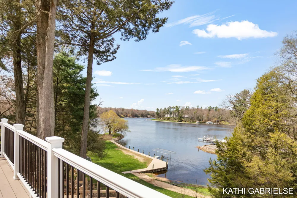 18886 Greenwood Court Spring Lake Township, MI 49456
