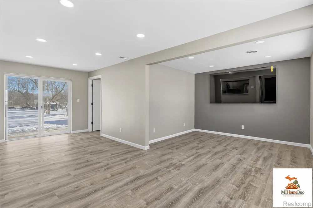 713 S Mill Street Clio City, MI 48420